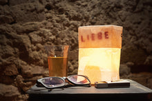 Laden Sie das Bild in den Galerie-Viewer, Lichttüte mit einem Wort