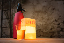 Laden Sie das Bild in den Galerie-Viewer, Lichttüte mit einem Wort