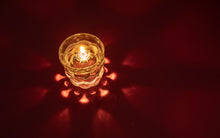 Laden Sie das Bild in den Galerie-Viewer, ORNAMENTUM – Licht in einem schönen Glas