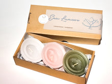 Laden Sie das Bild in den Galerie-Viewer, Eau Lumiere - 3 Schwimmkerzen in Geschenkpackung