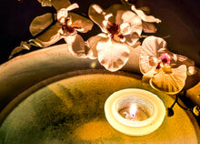 Laden Sie das Bild in den Galerie-Viewer, Eau Lumiere - 3 Schwimmkerzen in Geschenkpackung